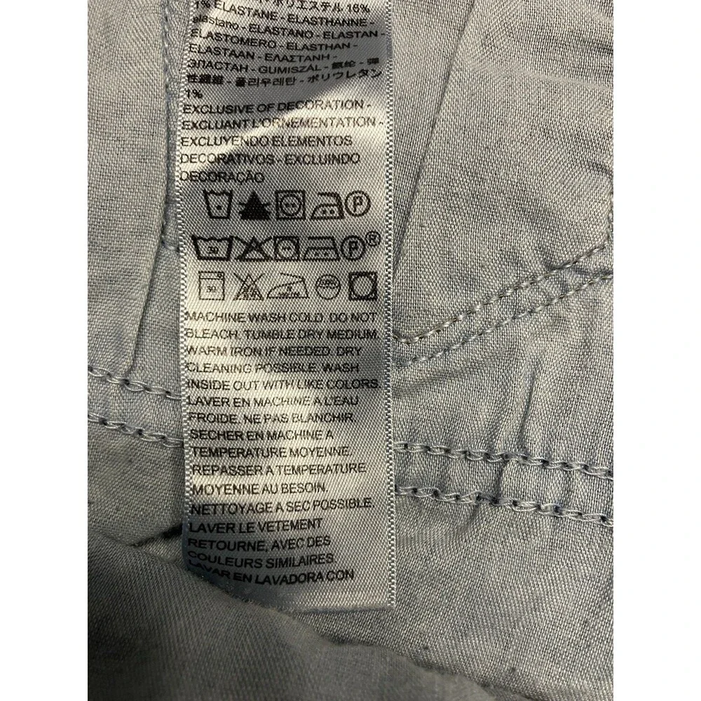 Levi's Classic Denim Bermuda Shorts Dark Blue Wash Size 30 NWOT - Picture 4 of 8